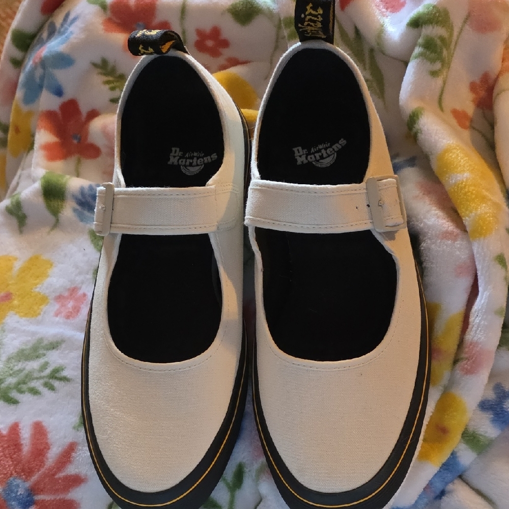 NEW Dr. Martens Cream Mary Jane Flats Size 10 Women's Canvas.